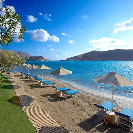 In Villa Elounda (Crete)